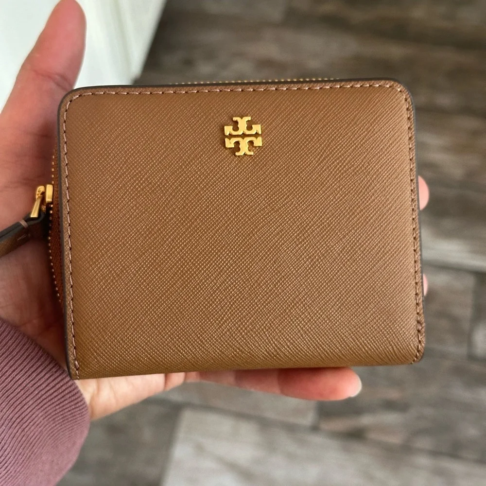 New Tory Burch Emerson leather zip around wallet
